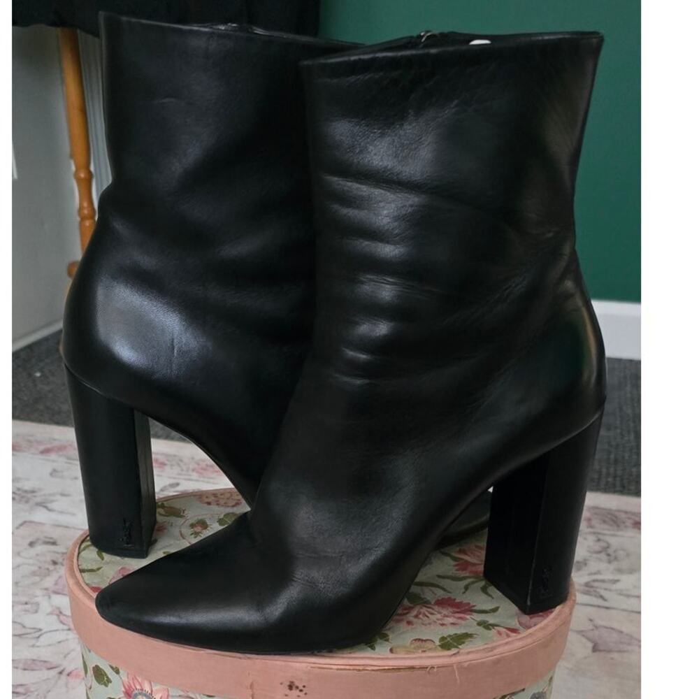 Beautiful Pre-Owned YSL Ankle BootsSize 40.5